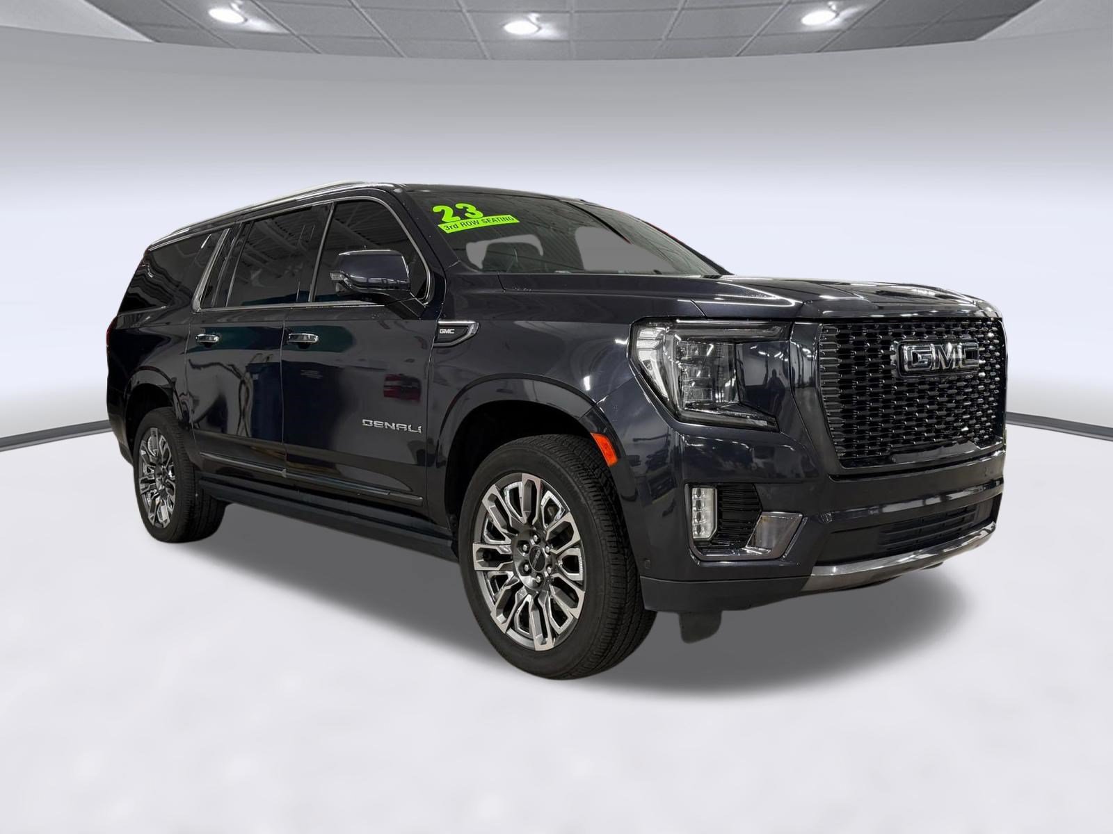 Used 2023 GMC Yukon XL Denali Ultimate AWD/4WD image 7