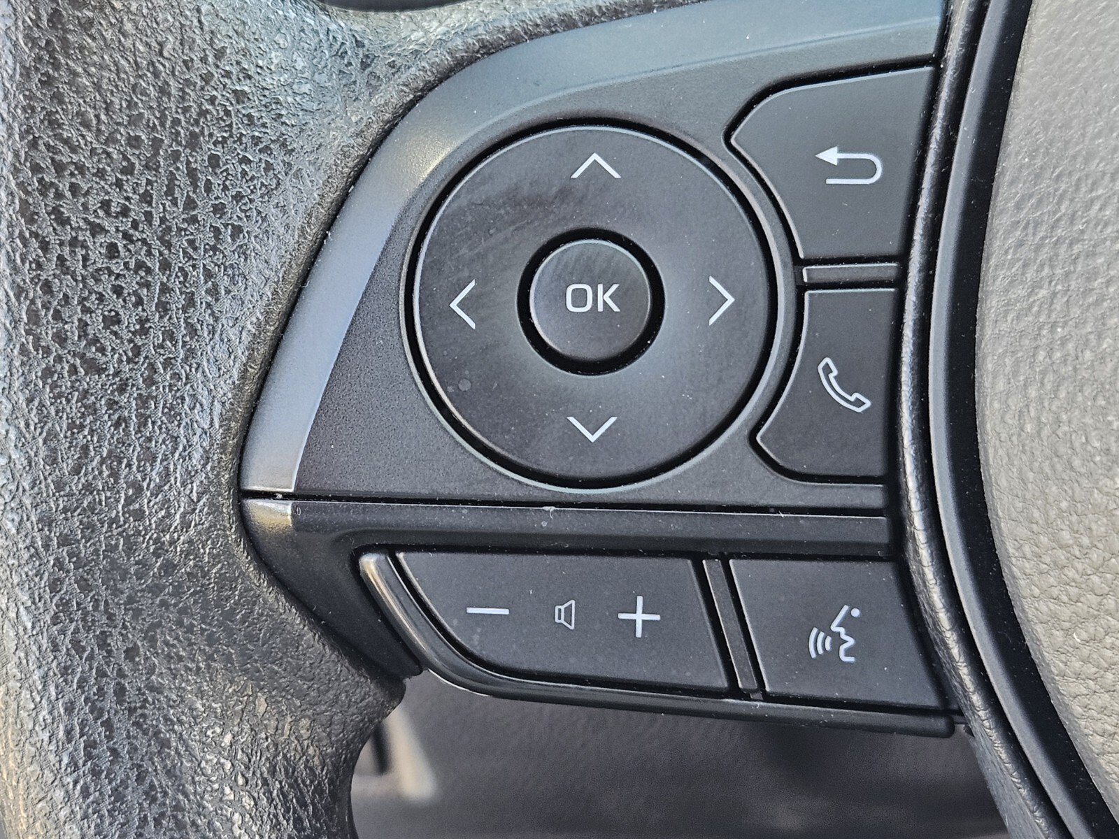 Used 2025 Toyota RAV4 LE AWD/4WD image 26