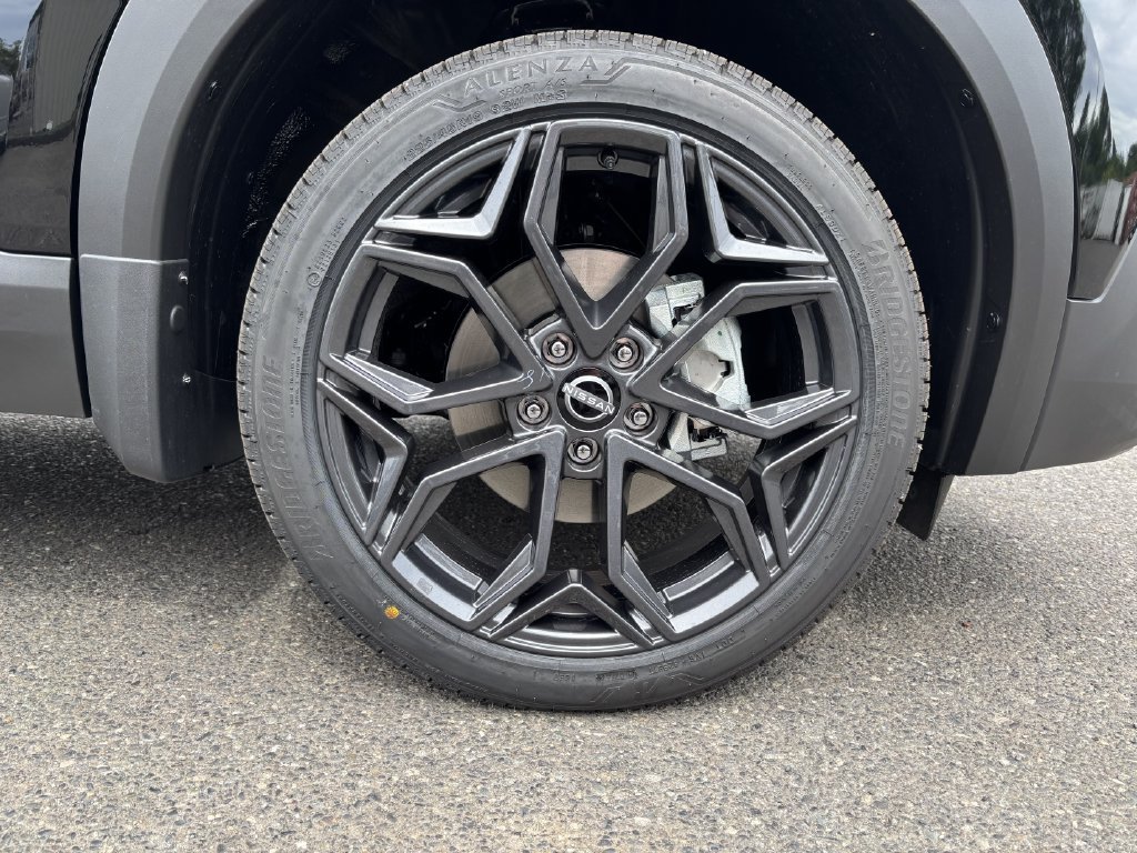 New 2026 Nissan Kicks SR w/ Cold Weather Package AWD/4WD image 9