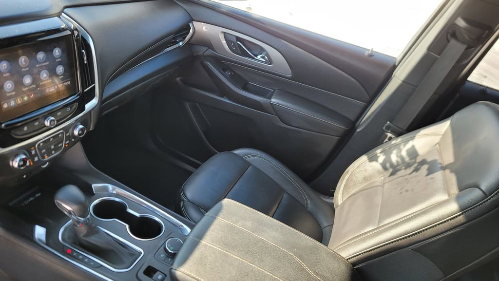 Used 2023 Chevrolet Traverse LT image 23