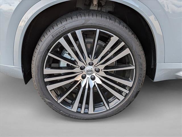 New 2025 Volvo XC90 B6 Core w/ Protection Package Premier image 11