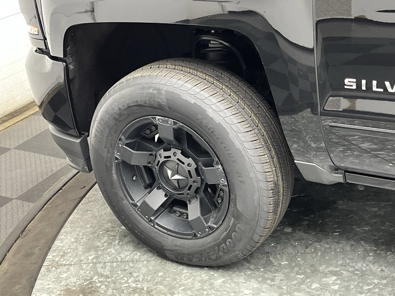 Used 2016 Chevrolet Silverado 1500 LT w/ All Star Edition AWD/4WD image 34