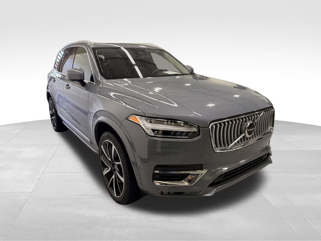 Used 2023 Volvo XC90 B5 Plus AWD/4WD image 7