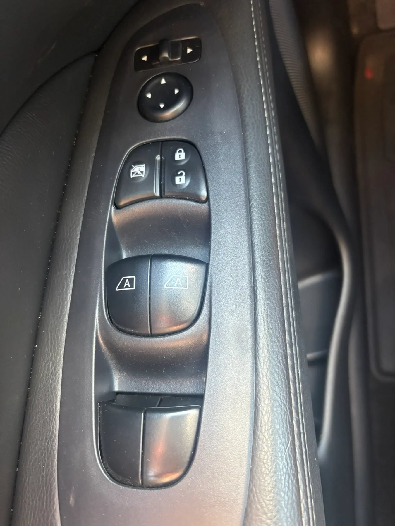 Used 2019 Nissan Pathfinder Platinum AWD/4WD image 9