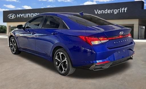 Used 2023 Hyundai Elantra Limited FWD image 3