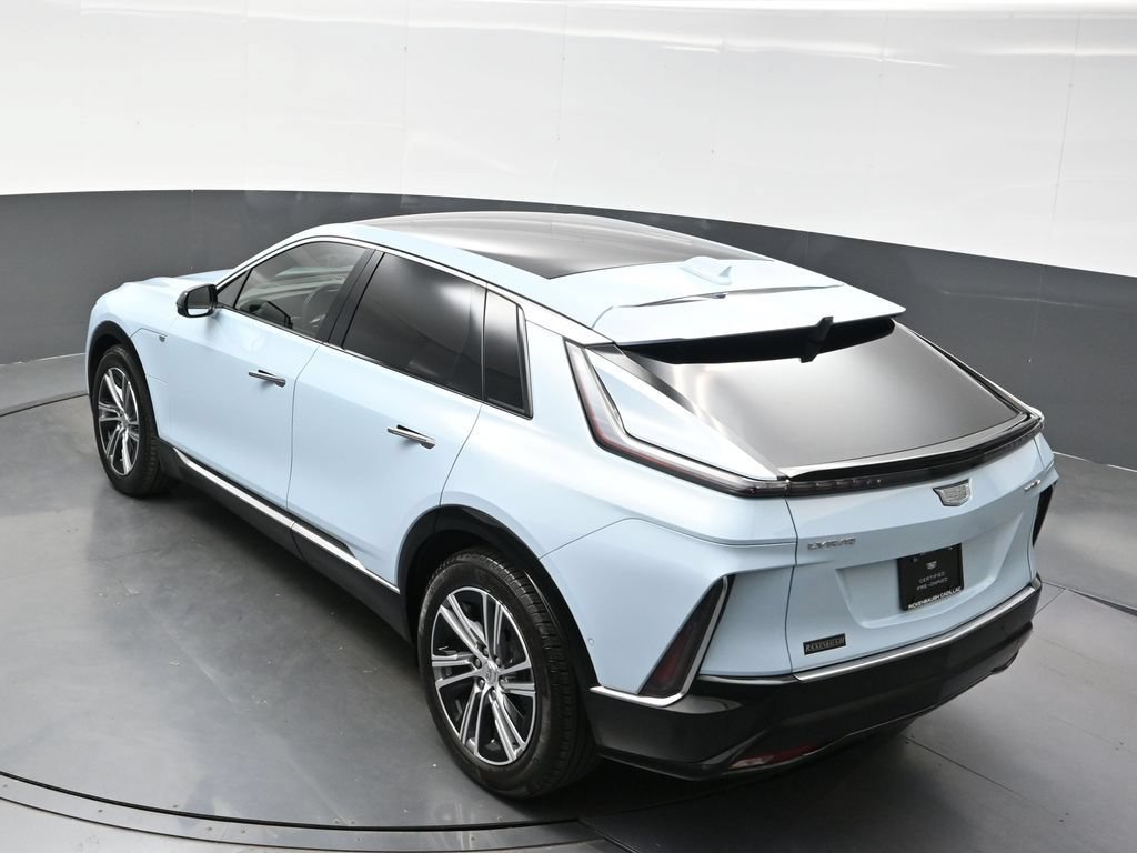 Certified 2024 Cadillac Lyriq Luxury AWD/4WD image 30