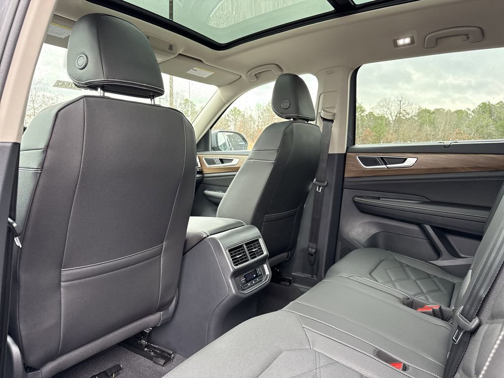 New 2026 Volkswagen Atlas SE image 13