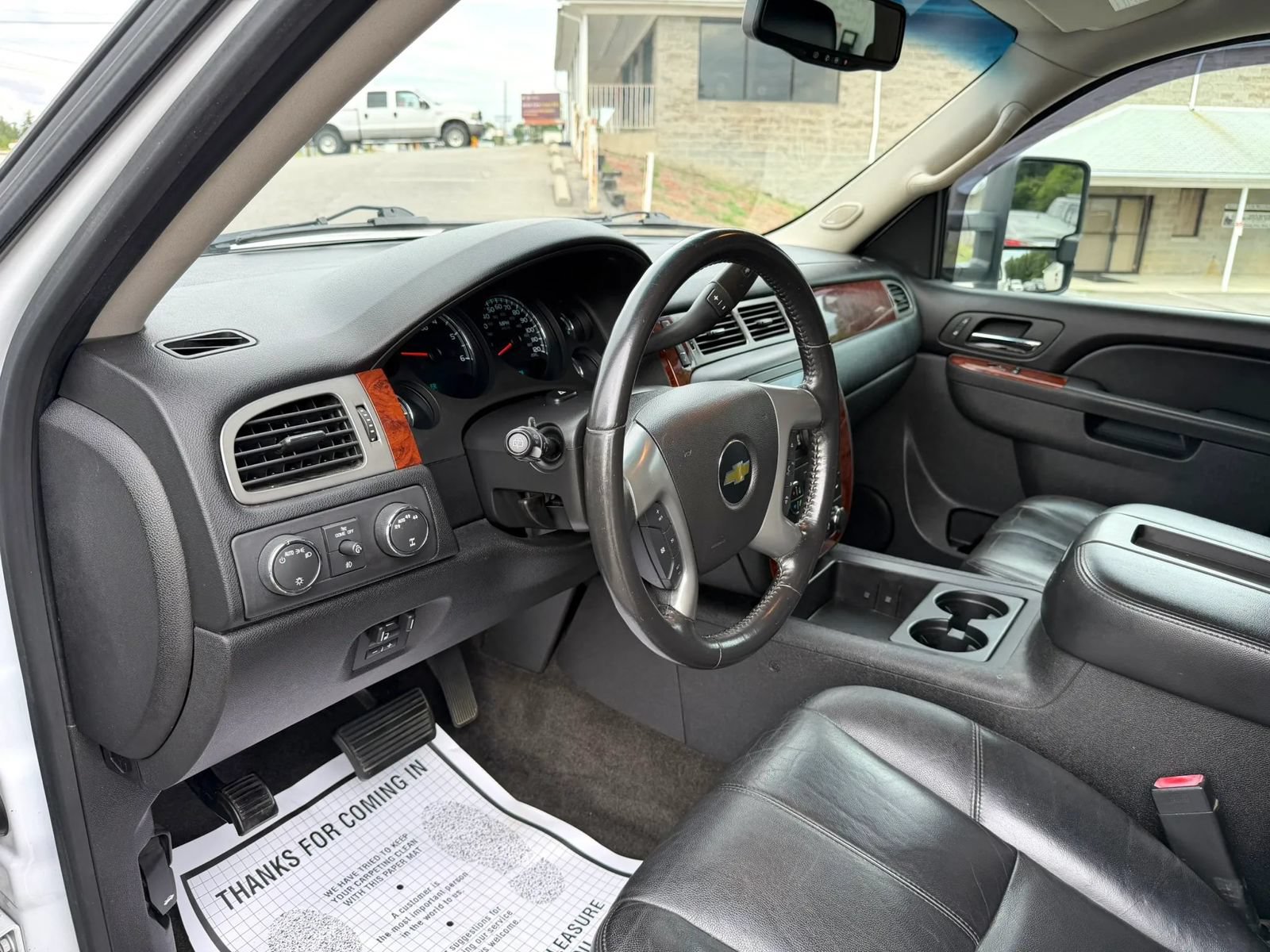 Used 2012 Chevrolet Suburban LT w/ Luxury Package AWD/4WD image 30