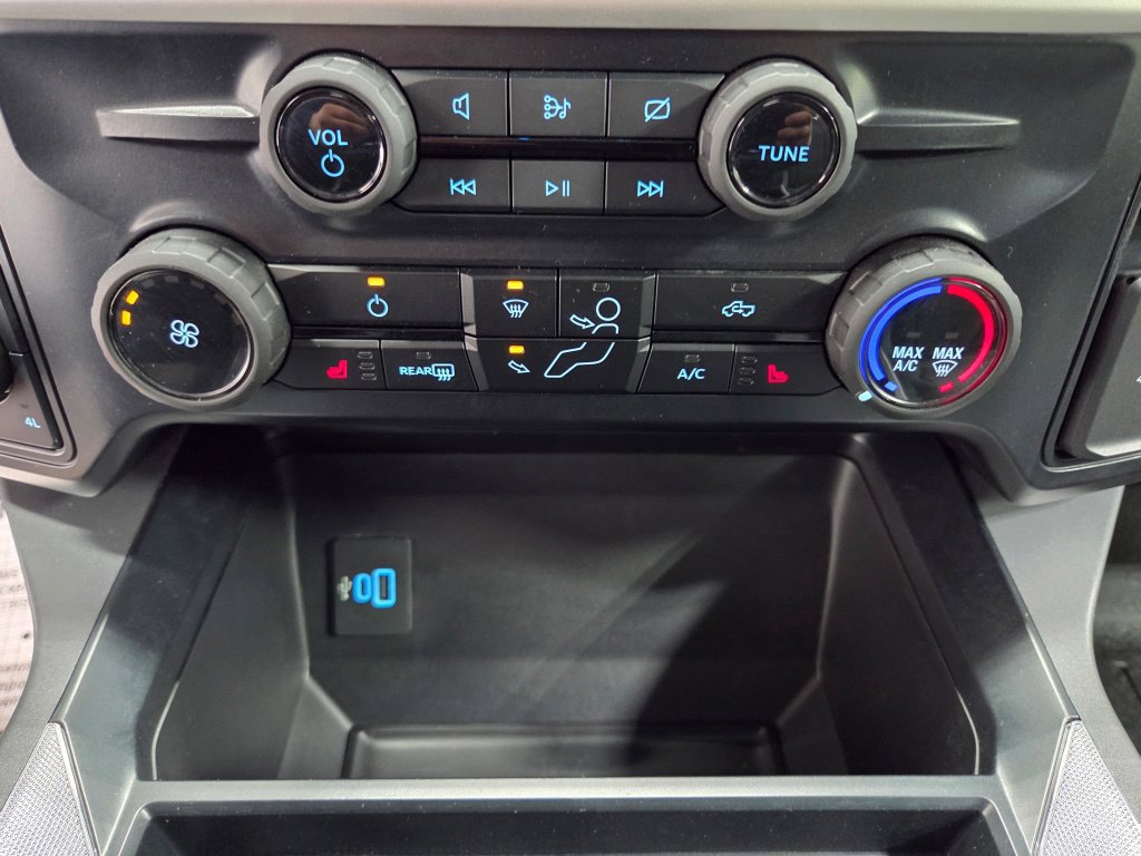 Used 2024 Ford F250 XLT w/ XLT Premium Package AWD/4WD image 43