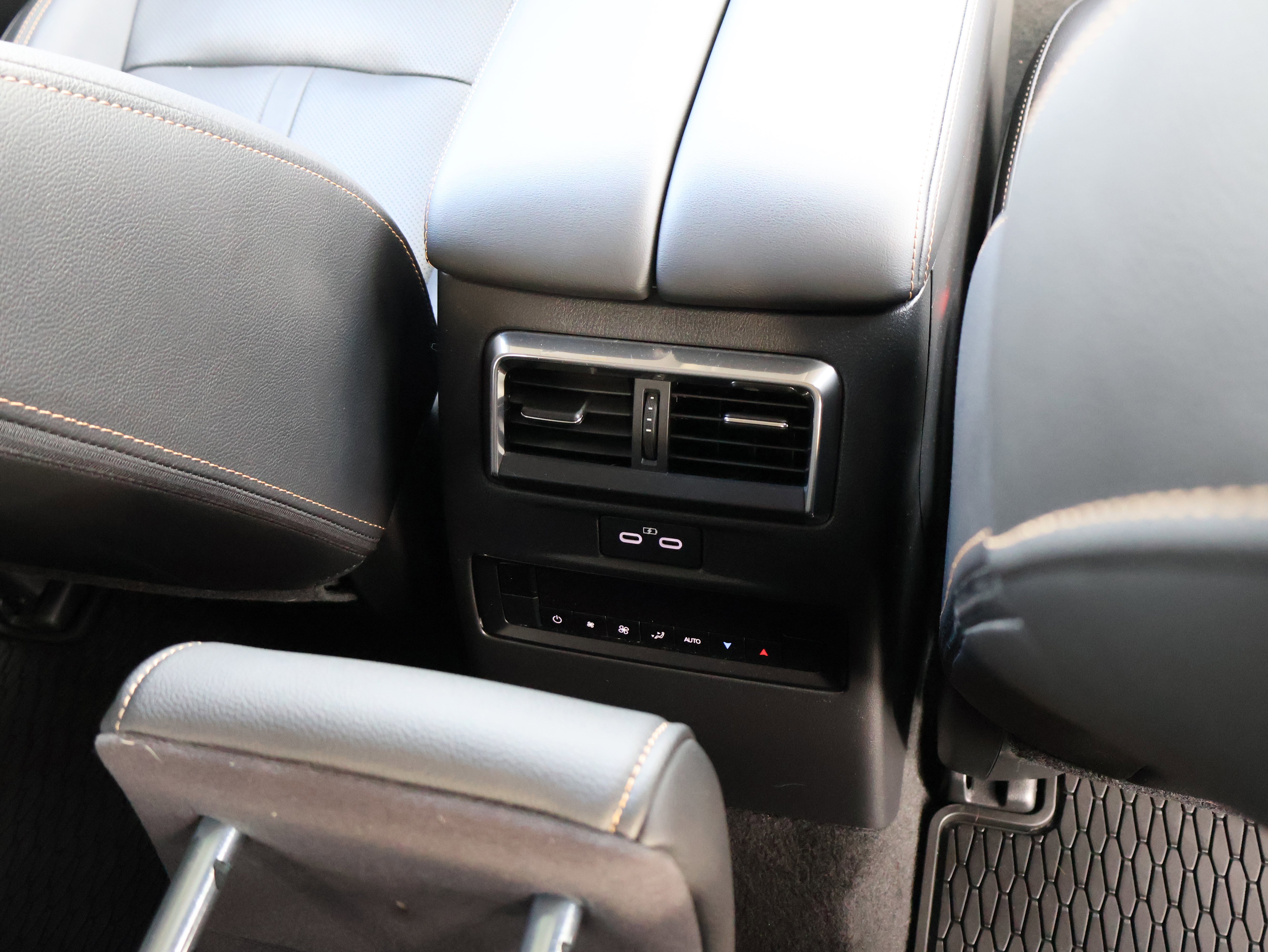 Certified 2025 MAZDA CX-70 Plug-In Hybrid w/ Premium Pkg image 15