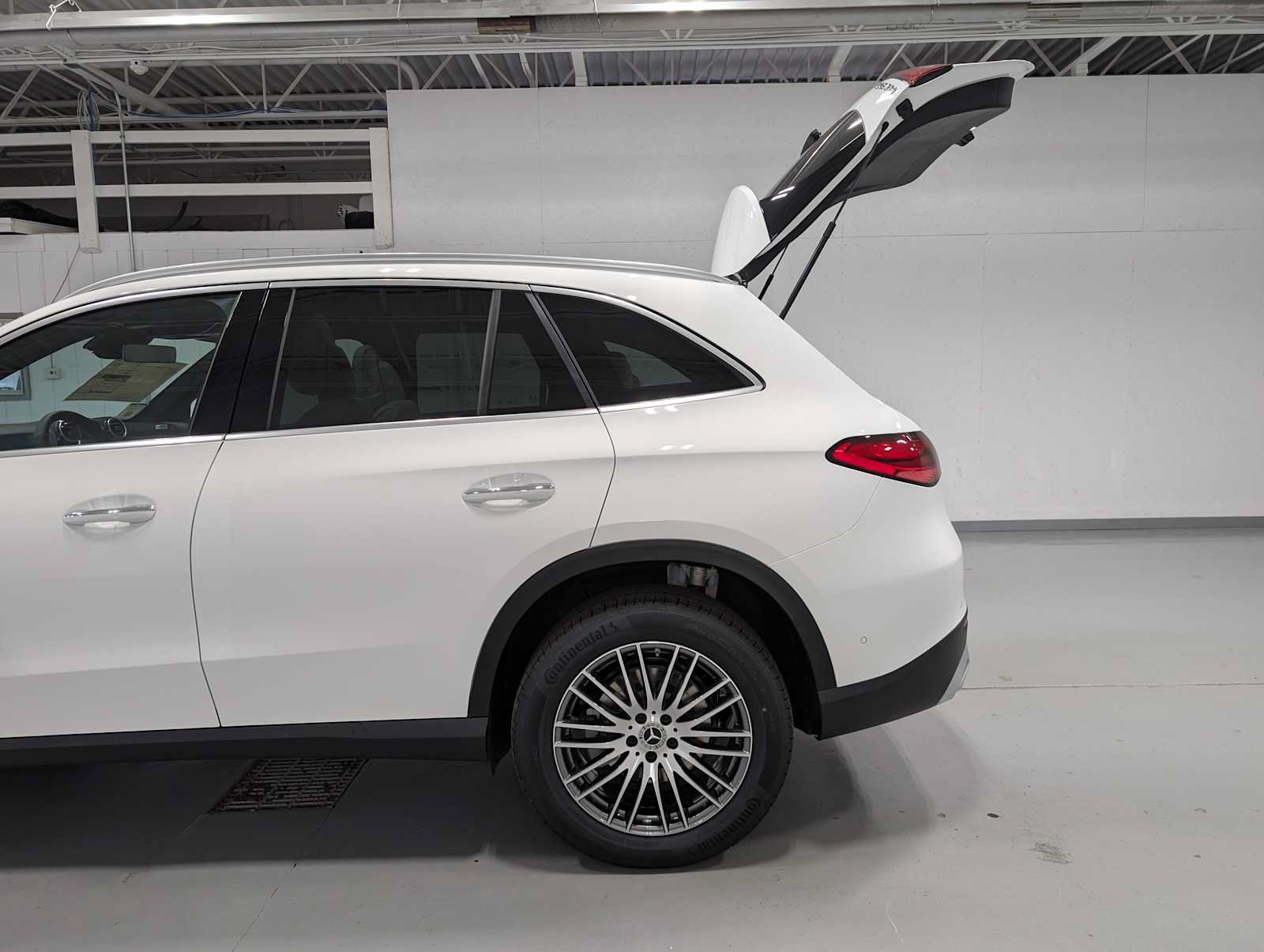 New 2026 Mercedes-Benz GLC 300 4MATIC image 9