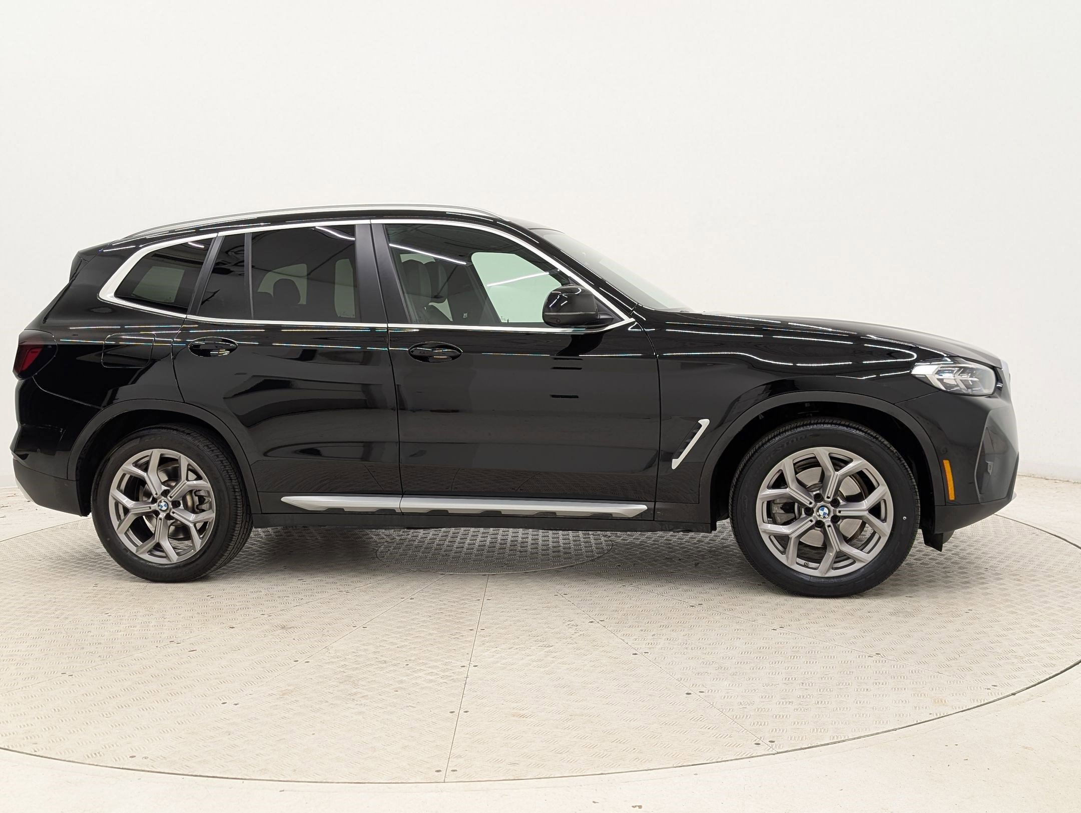 Certified 2023 BMW X3 xDrive30i w/ Premium Package image 8