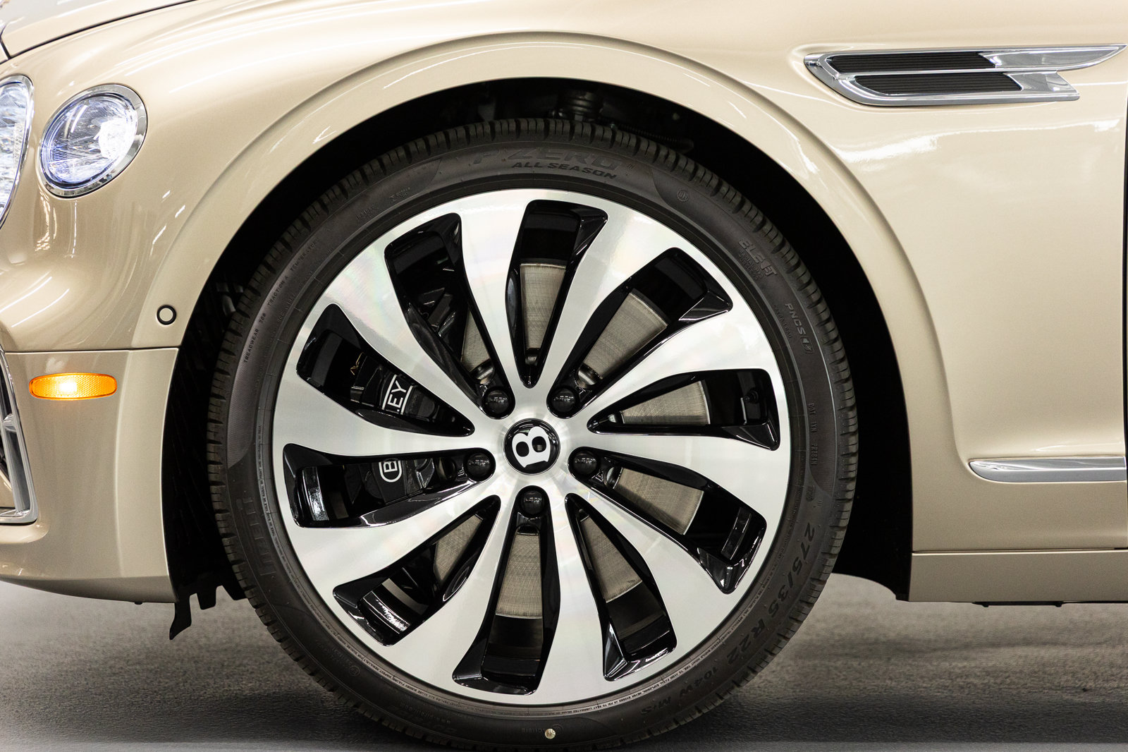 Certified 2026 Bentley Flying Spur V8 AWD/4WD image 18