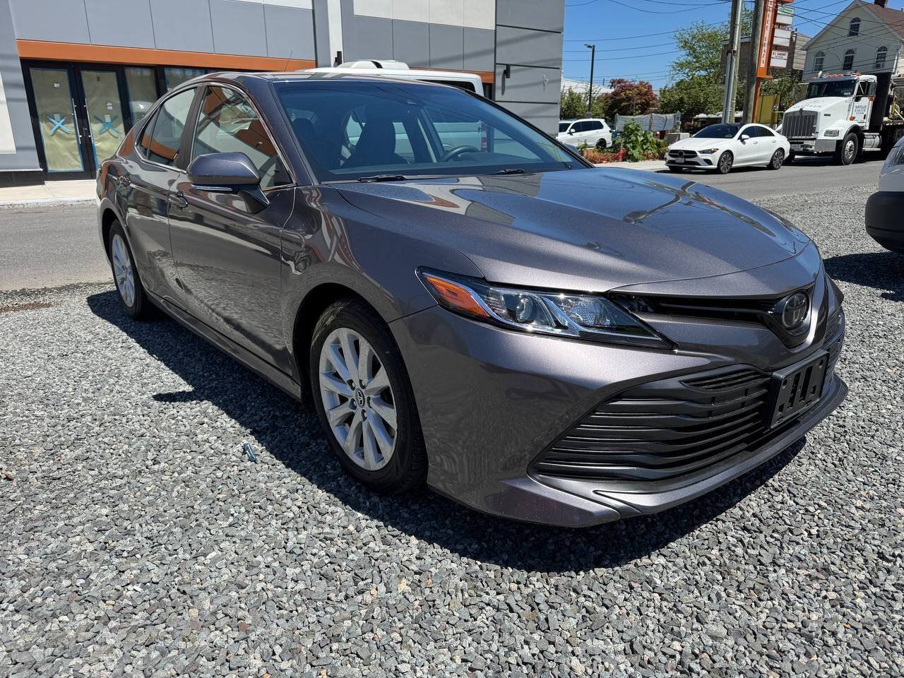 Used 2019 Toyota Camry LE w/ Convenience Package FWD image 3
