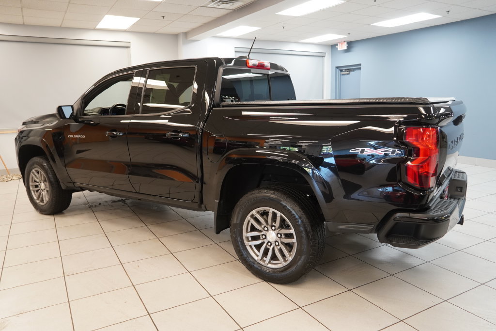 Used 2023 Chevrolet Colorado LT w/ LT Convenience Package AWD/4WD image 7