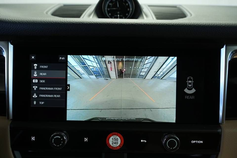 Certified 2026 Porsche Macan AWD/4WD image 20