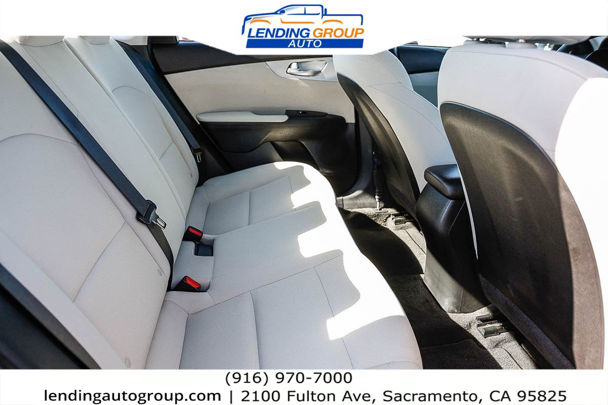 Used 2023 Kia Forte LXS w/ LXS Technology Package FWD image 17