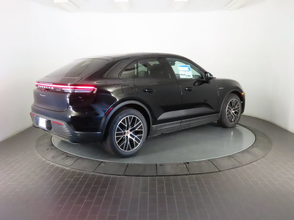 New 2026 Porsche Macan 4 Electric AWD/4WD image 7