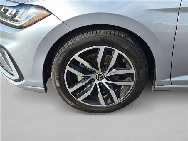 Used 2025 Volkswagen Jetta SE FWD image 28