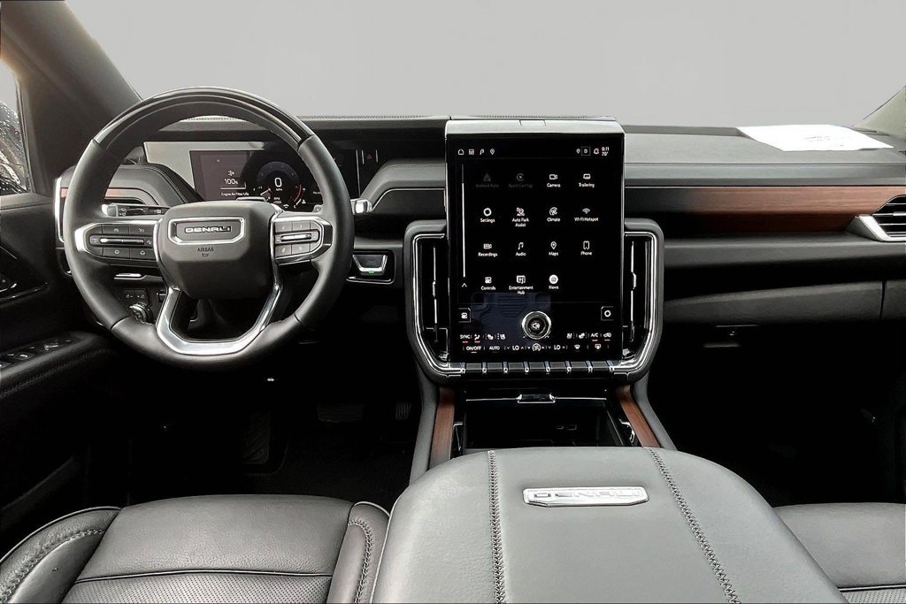 Used 2026 GMC Yukon Denali w/ Denali Reserve Package AWD/4WD image 9