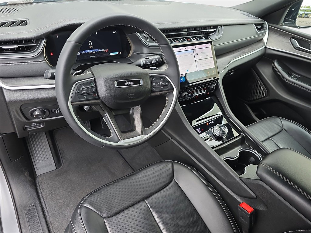 Used 2024 Jeep Grand Cherokee L Limited w/ Luxury Tech Group II image 20