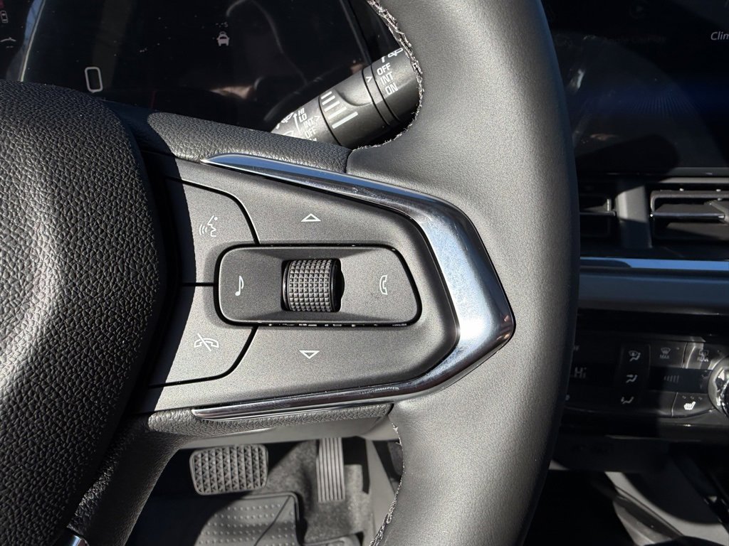 New 2026 Chevrolet Trax LT w/ Sunroof Package image 3