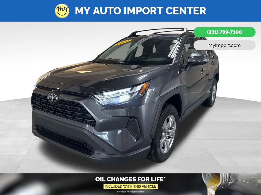 Used 2022 Toyota RAV4 XLE w/ Convenience Package image 3