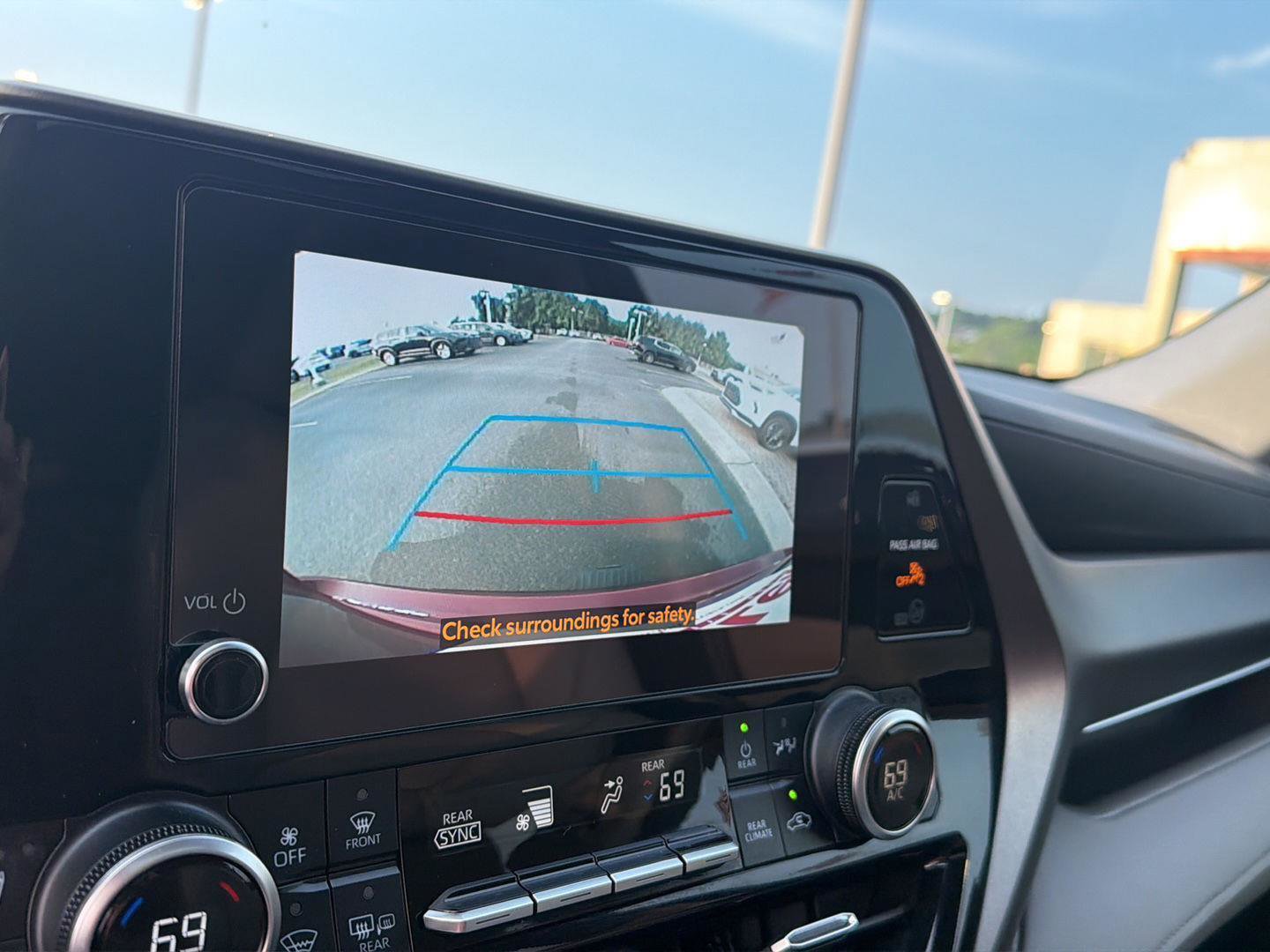 Certified 2024 Toyota Highlander XLE AWD/4WD image 26