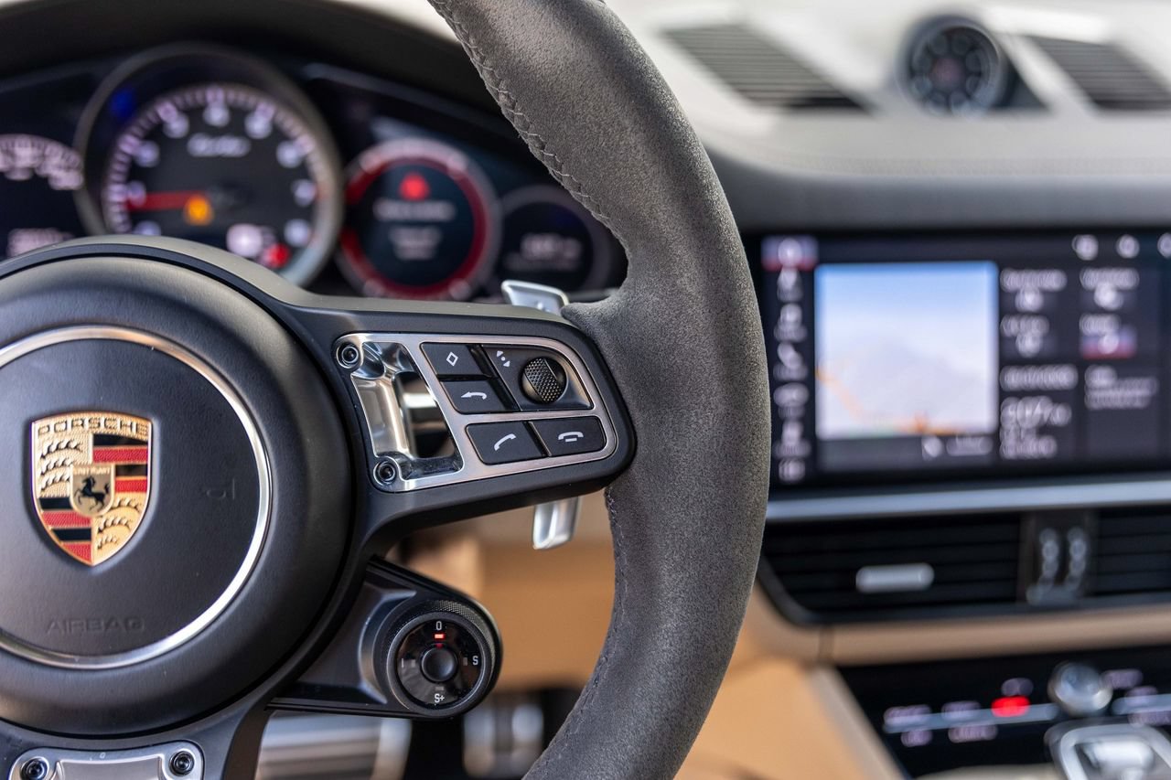 Used 2020 Porsche Cayenne Turbo AWD/4WD image 22