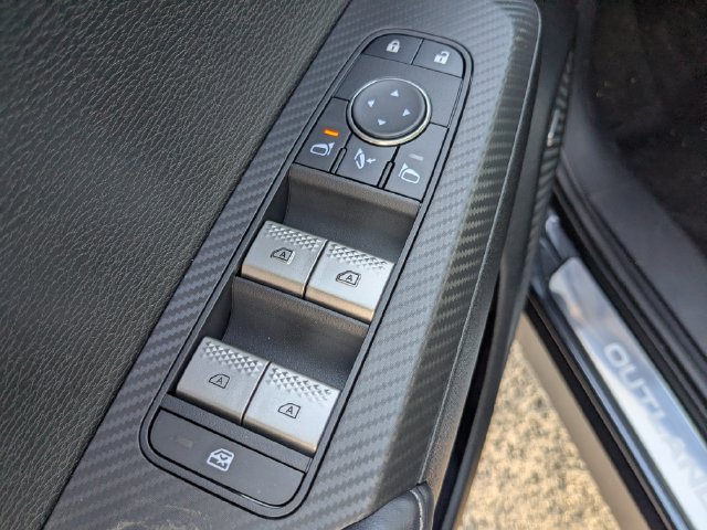 New 2026 Mitsubishi Outlander SE FWD image 21