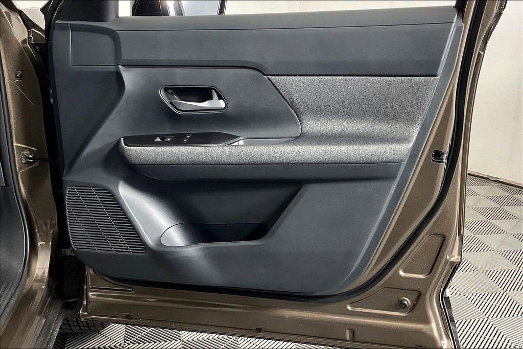 New 2026 Nissan Kicks SV w/ SV Premium Package image 24