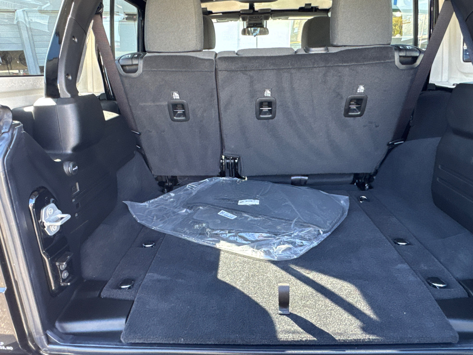 Used 2025 Jeep Wrangler Sport S image 20