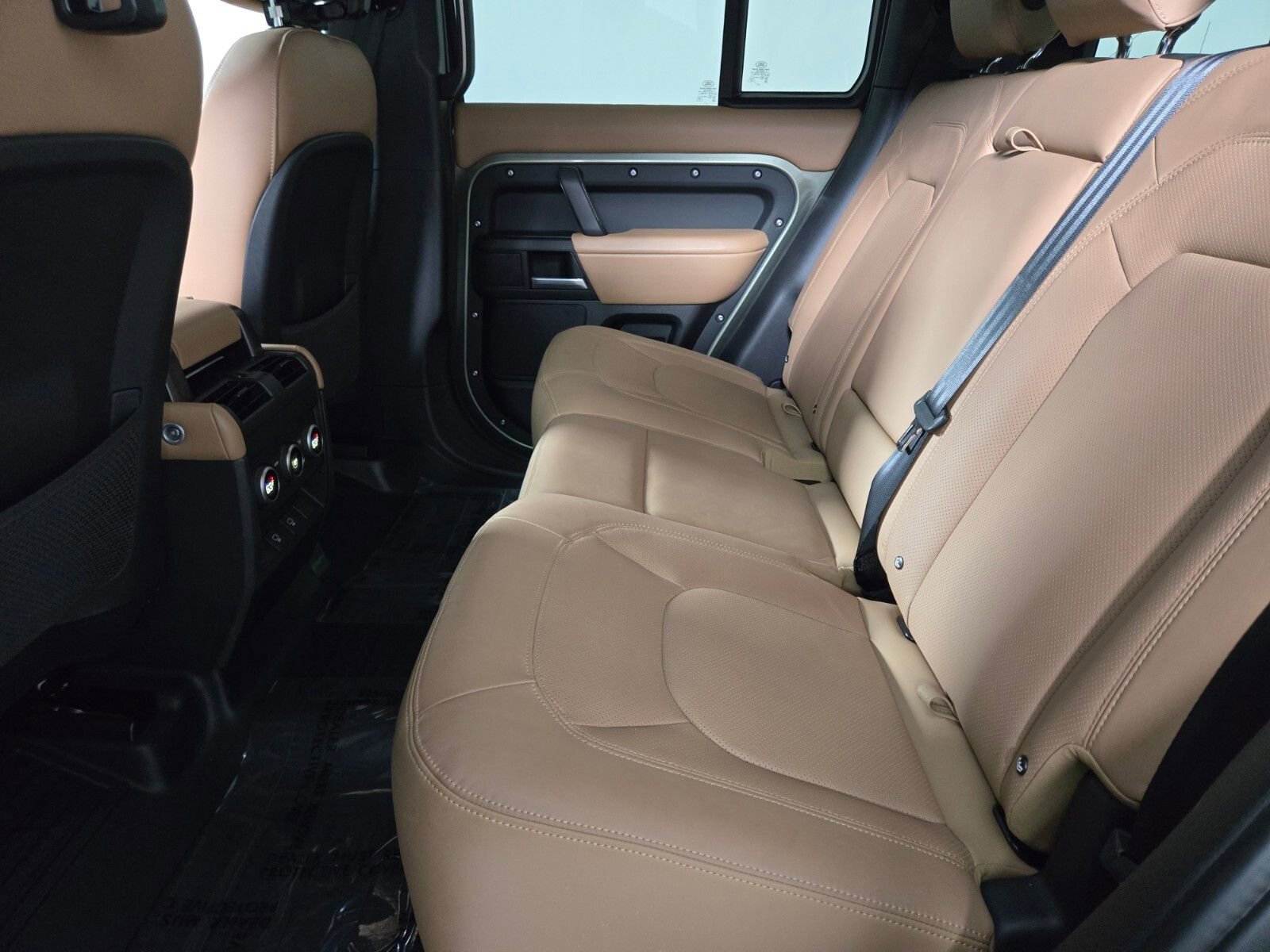 Used 2025 Land Rover Defender 110 X-Dynamic SE image 5