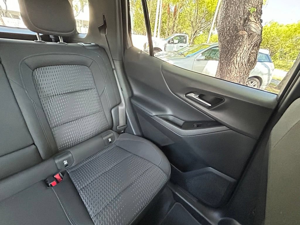 Used 2025 Chevrolet Equinox LT w/ Safety and Technology Package FWD image 14