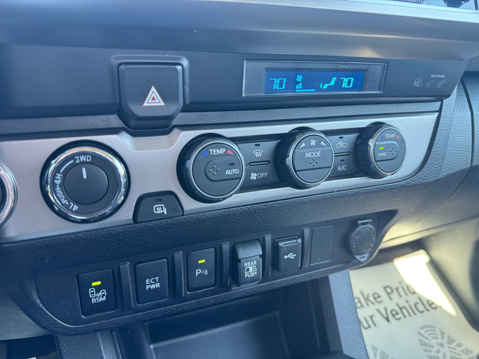 Used 2023 Toyota Tacoma SR5 AWD/4WD image 4