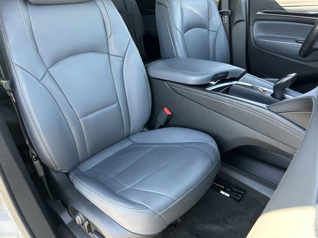 Used 2021 Buick Enclave Essence w/ Sound and Sites Package AWD/4WD image 9