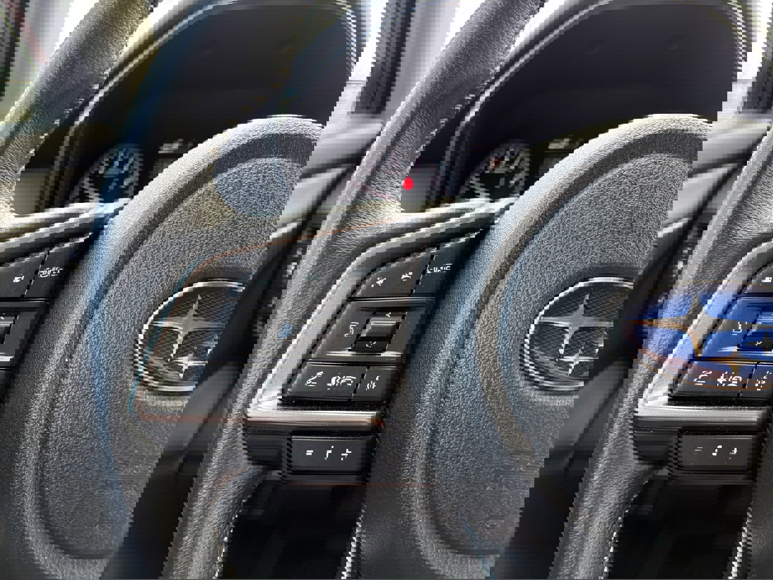 Certified 2025 Subaru Outback Premium AWD/4WD image 15