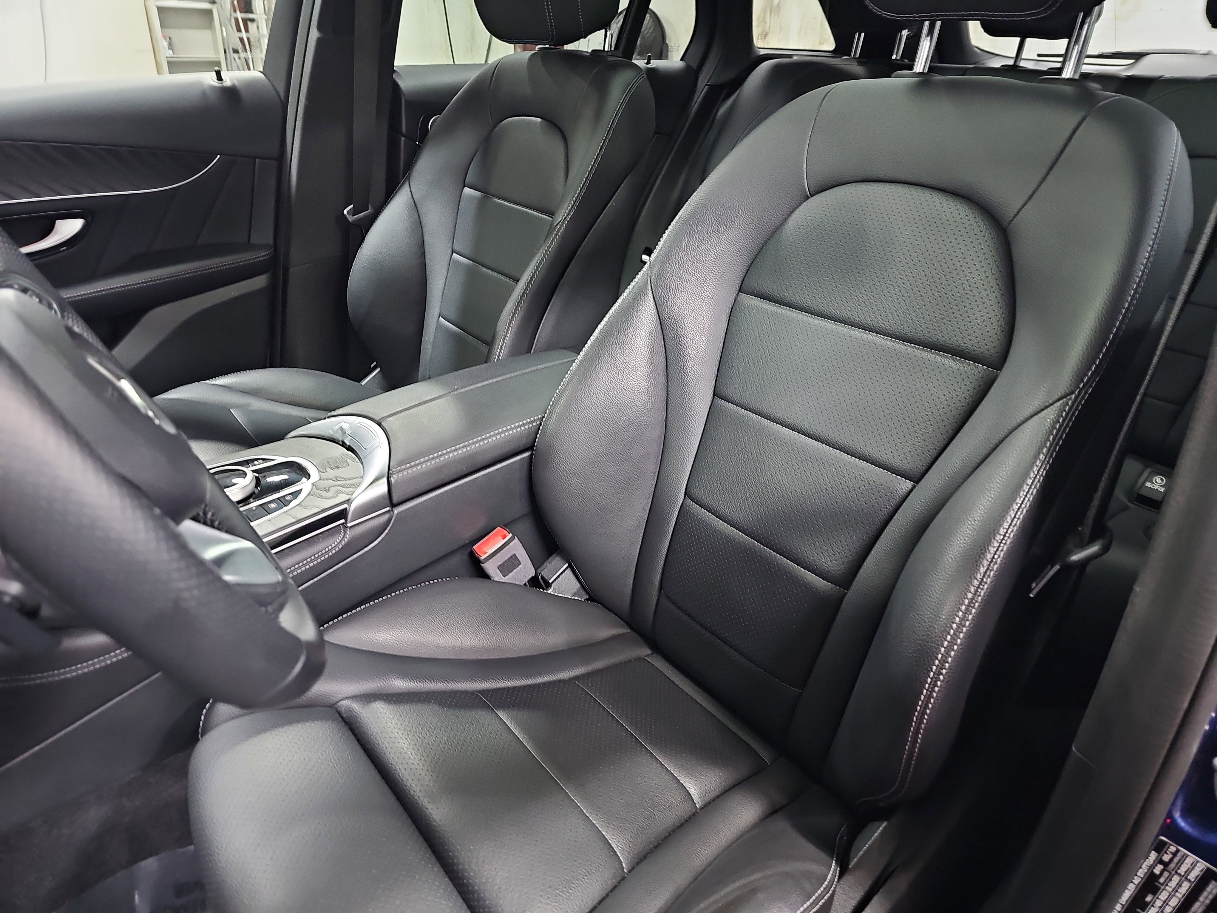 Used 2018 Mercedes-Benz GLC 300 4MATIC image 16