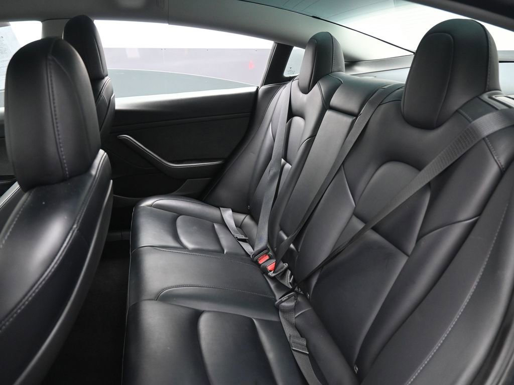 Used 2022 Tesla Model 3 Standard Range RWD image 29