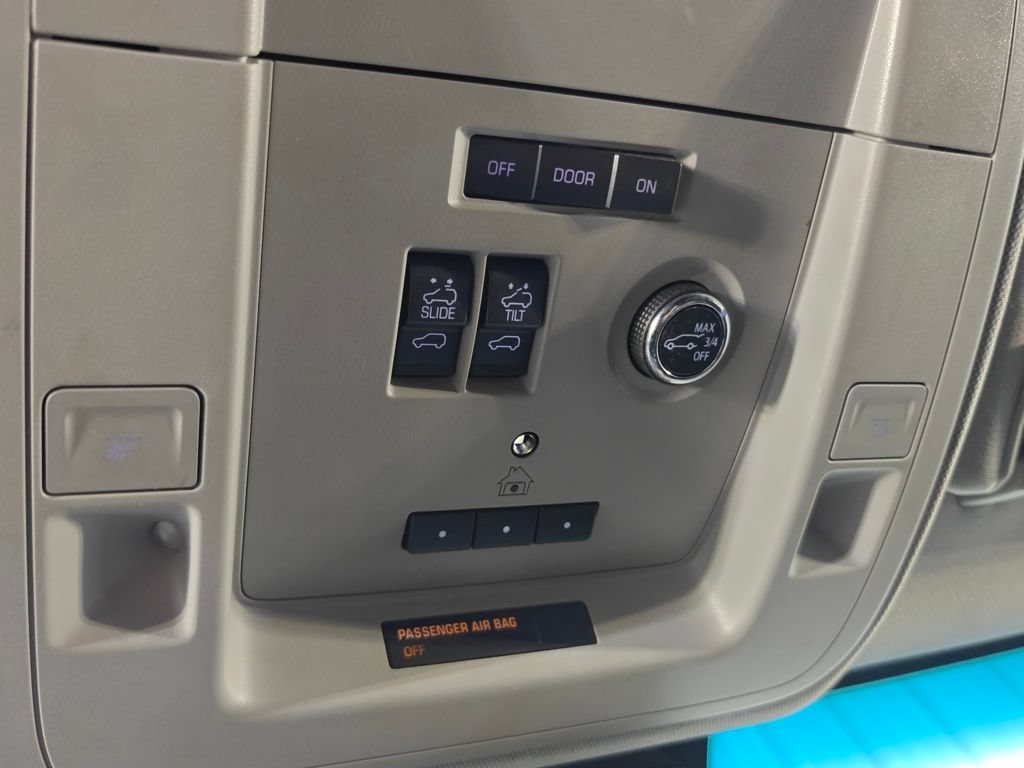 Used 2019 Chevrolet Suburban Premier RWD image 14