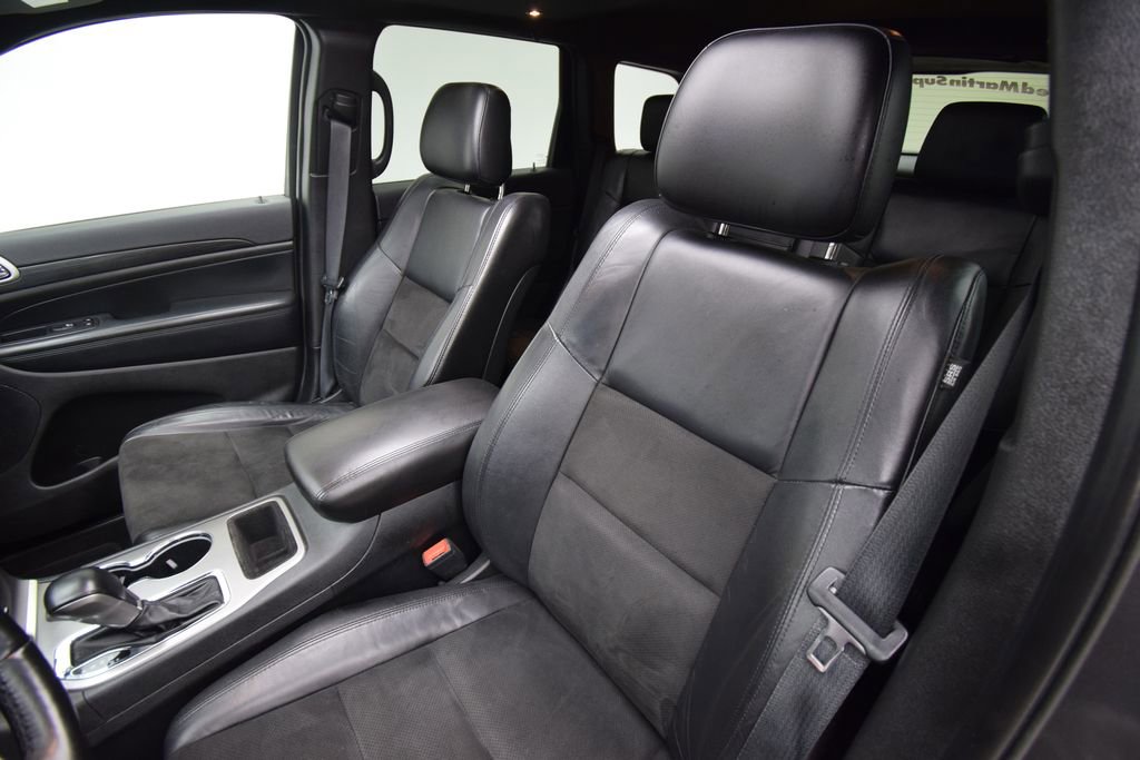 Used 2020 Jeep Grand Cherokee Altitude AWD/4WD image 19