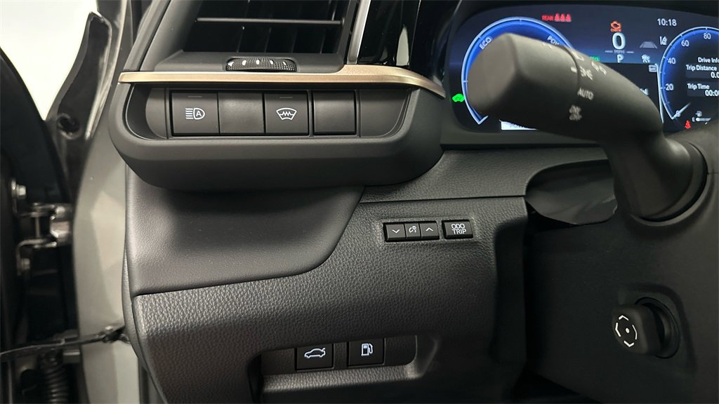 New 2025 Toyota Crown Platinum image 24