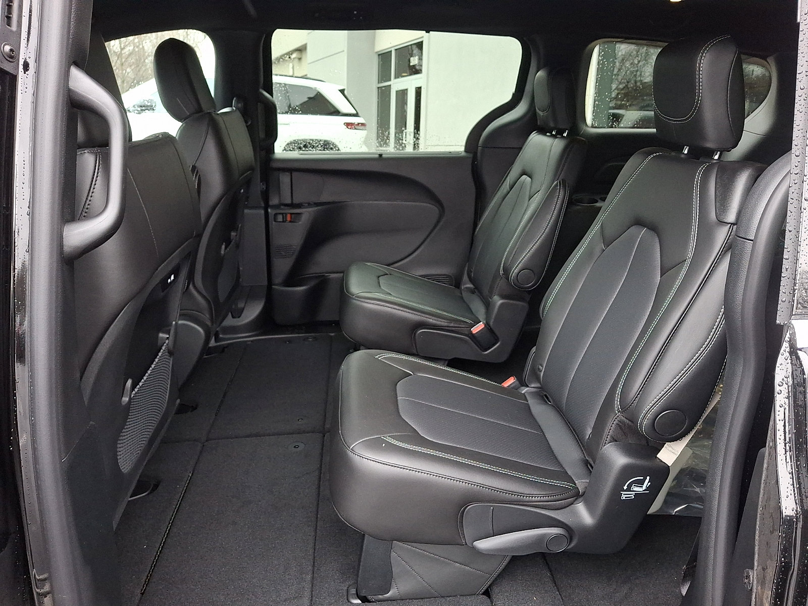 New 2026 Chrysler Pacifica Select image 6