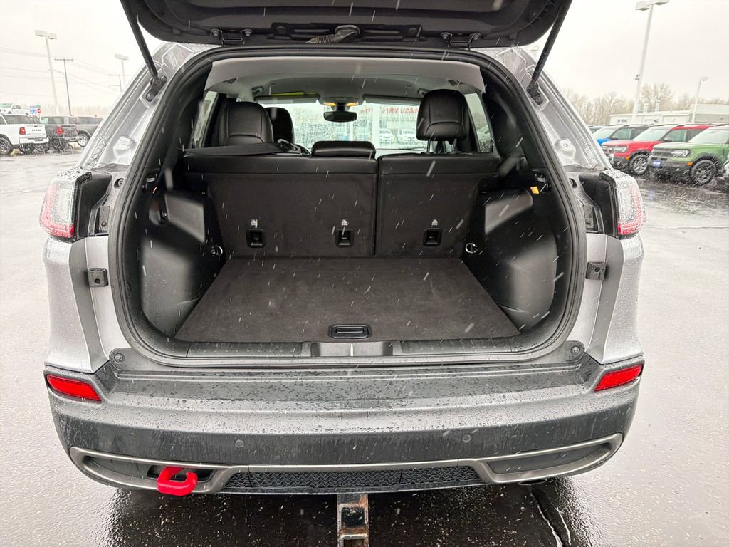 Used 2020 Jeep Cherokee Trailhawk w/ Cold Weather Group image 21