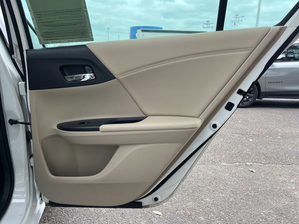 Used 2015 Honda Accord Touring image 13