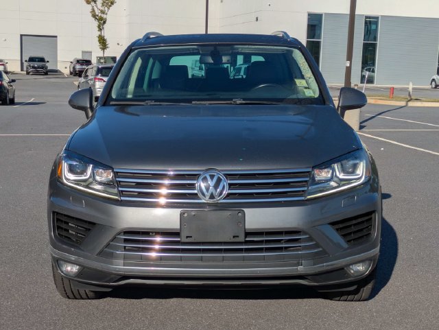Used 2016 Volkswagen Touareg Sport AWD/4WD image 9