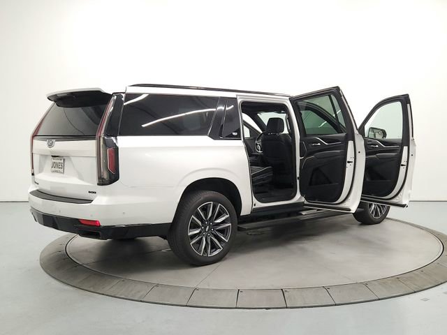 Used 2021 Cadillac Escalade ESV Sport w/ Driver Assist Tech Package AWD/4WD image 15