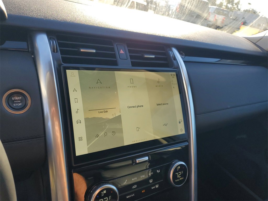 Used 2024 Land Rover Discovery S image 21