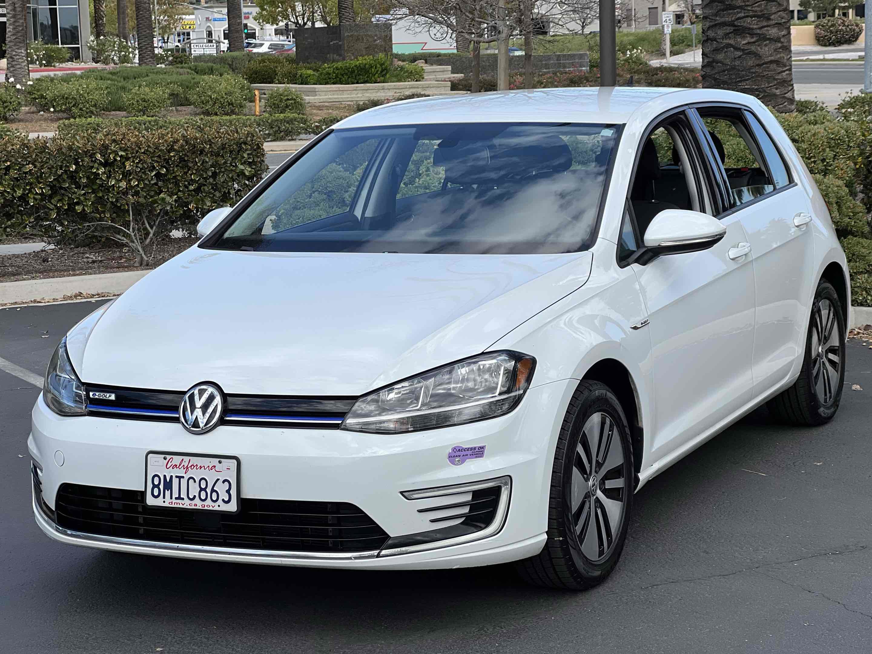 Used 2019 Volkswagen e-Golf SE w/ Driver Assistance Package image 12