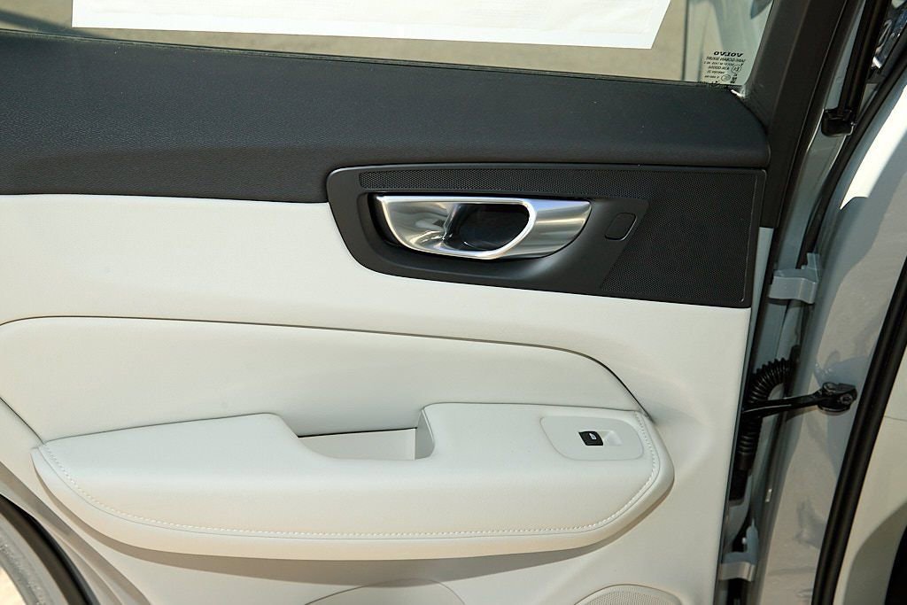 New 2026 Volvo XC60 B5 Ultra w/ Protection Package Premier image 20